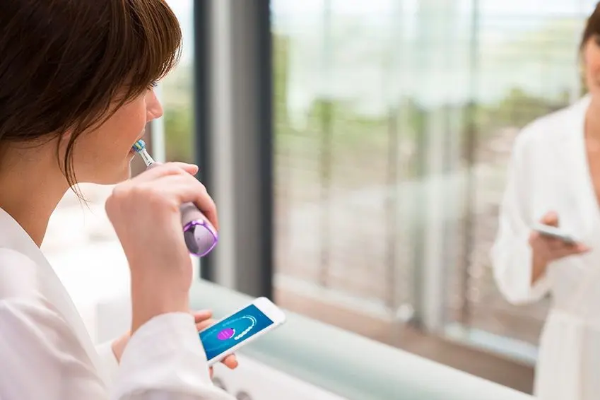 Kako održavati higijenu krunica, ljuskica, mostova, implantata i proteza | Stomatološka poliklinika Zagreb | Štimac centar dentalne medicine