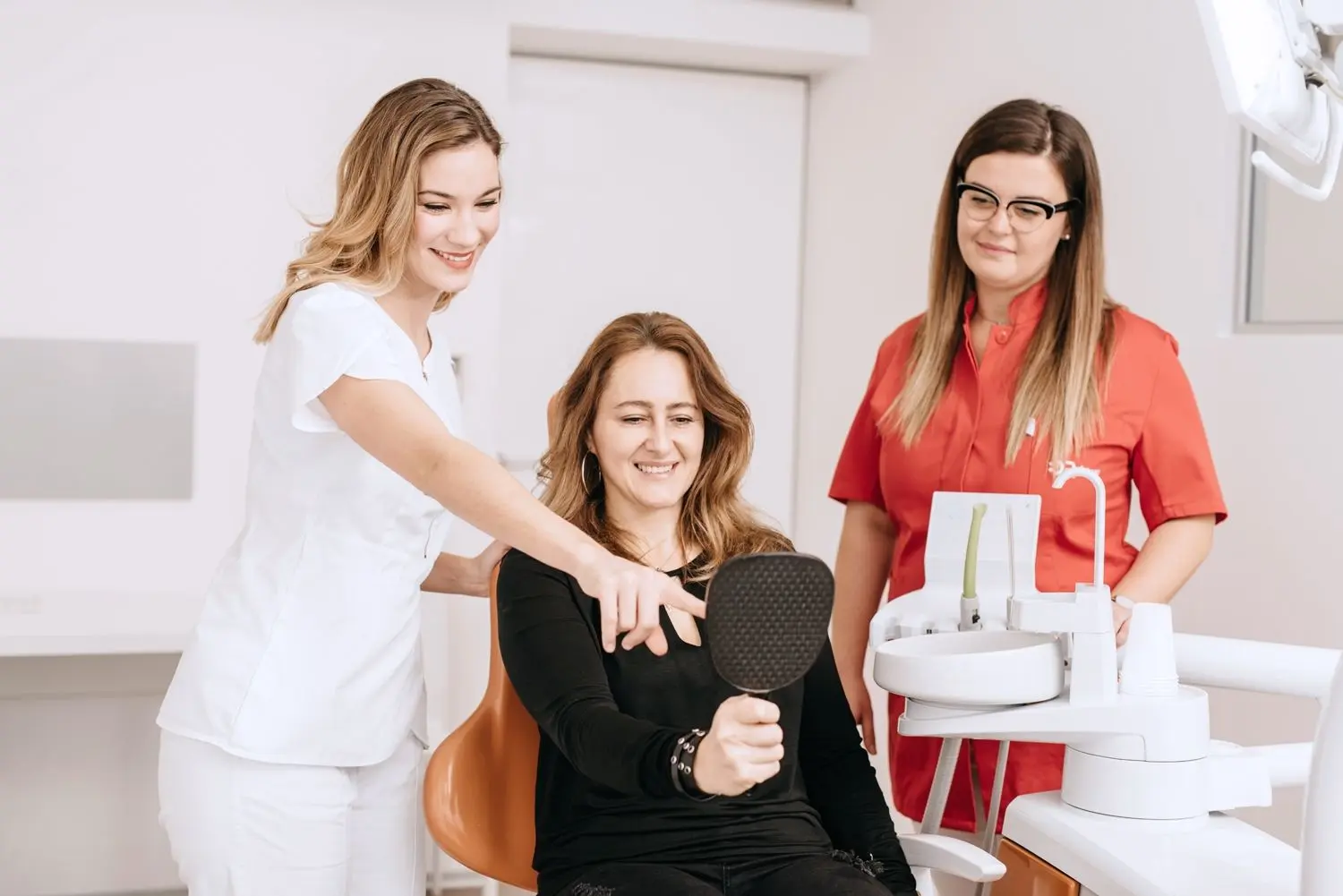 Kako održavati higijenu krunica, ljuskica, mostova, implantata i proteza | Stomatološka poliklinika Zagreb | Štimac centar dentalne medicine