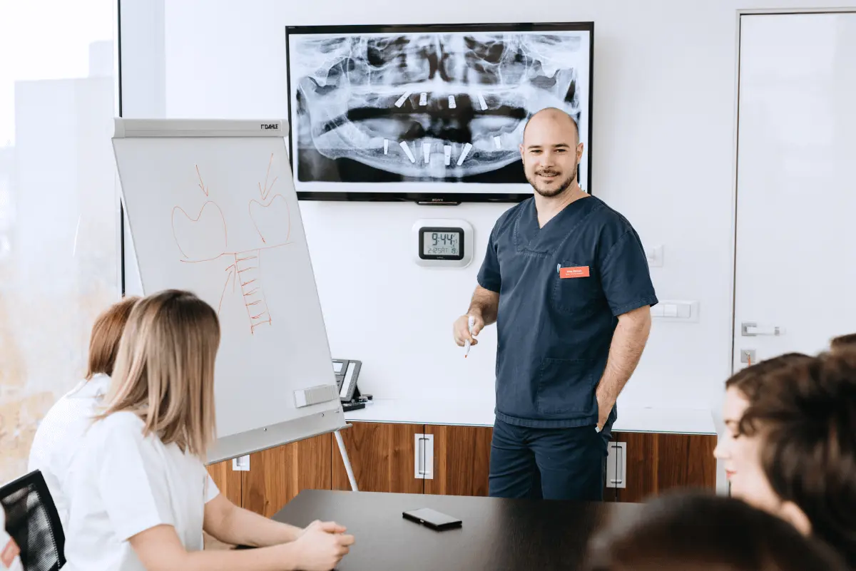 Budućnost oralne kirurgije: Roboti, nanoboti, 5G mreža i biomaterijali | Stomatološka poliklinika Zagreb | Štimac centar dentalne medicine